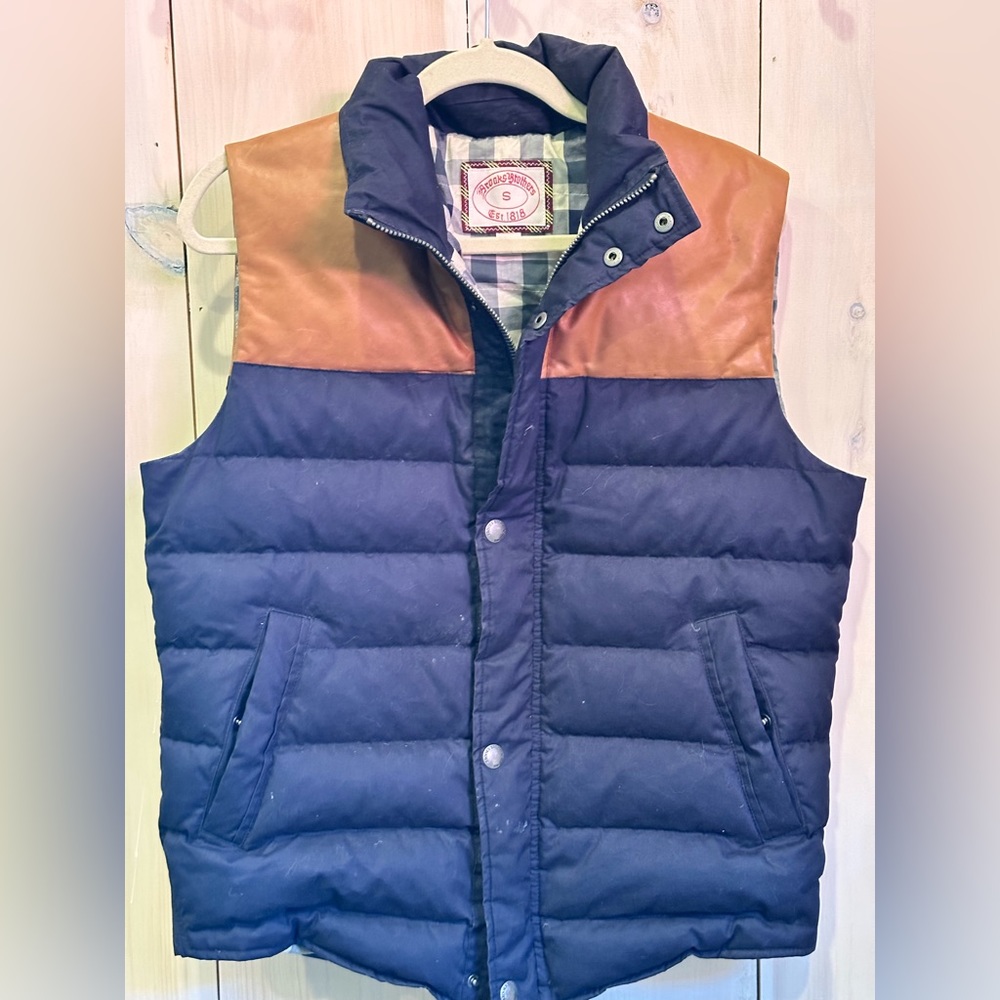 Brooks brothers men’s leather shoulder puffer vest